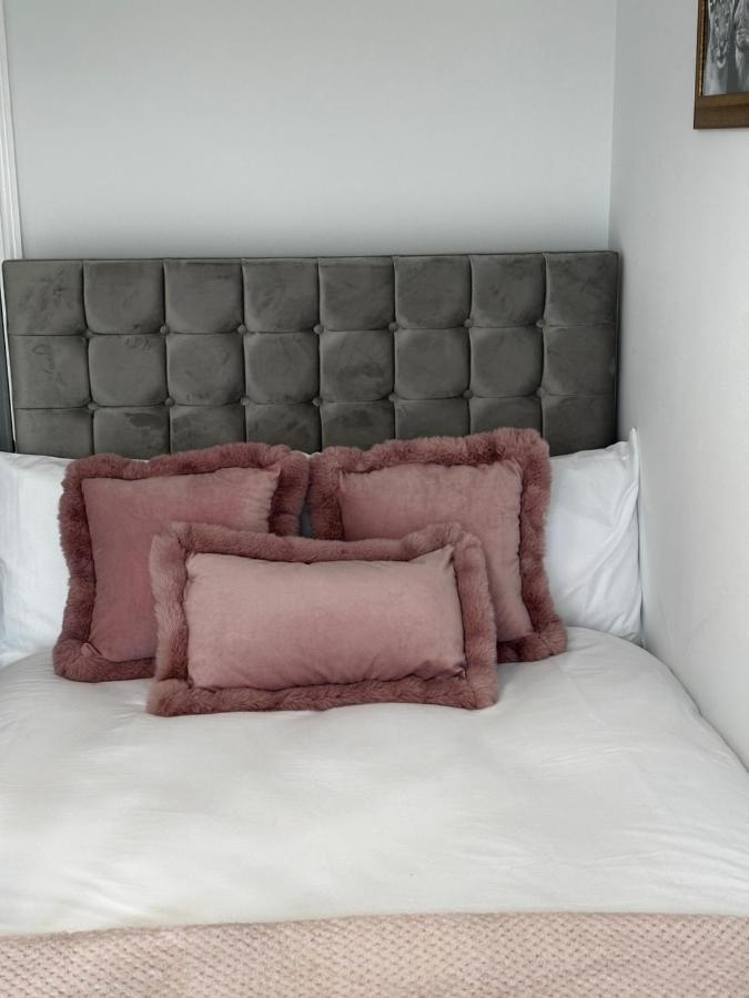 Two Bed Apartment With Balcony Slough,Windsor,Legoland المظهر الخارجي الصورة